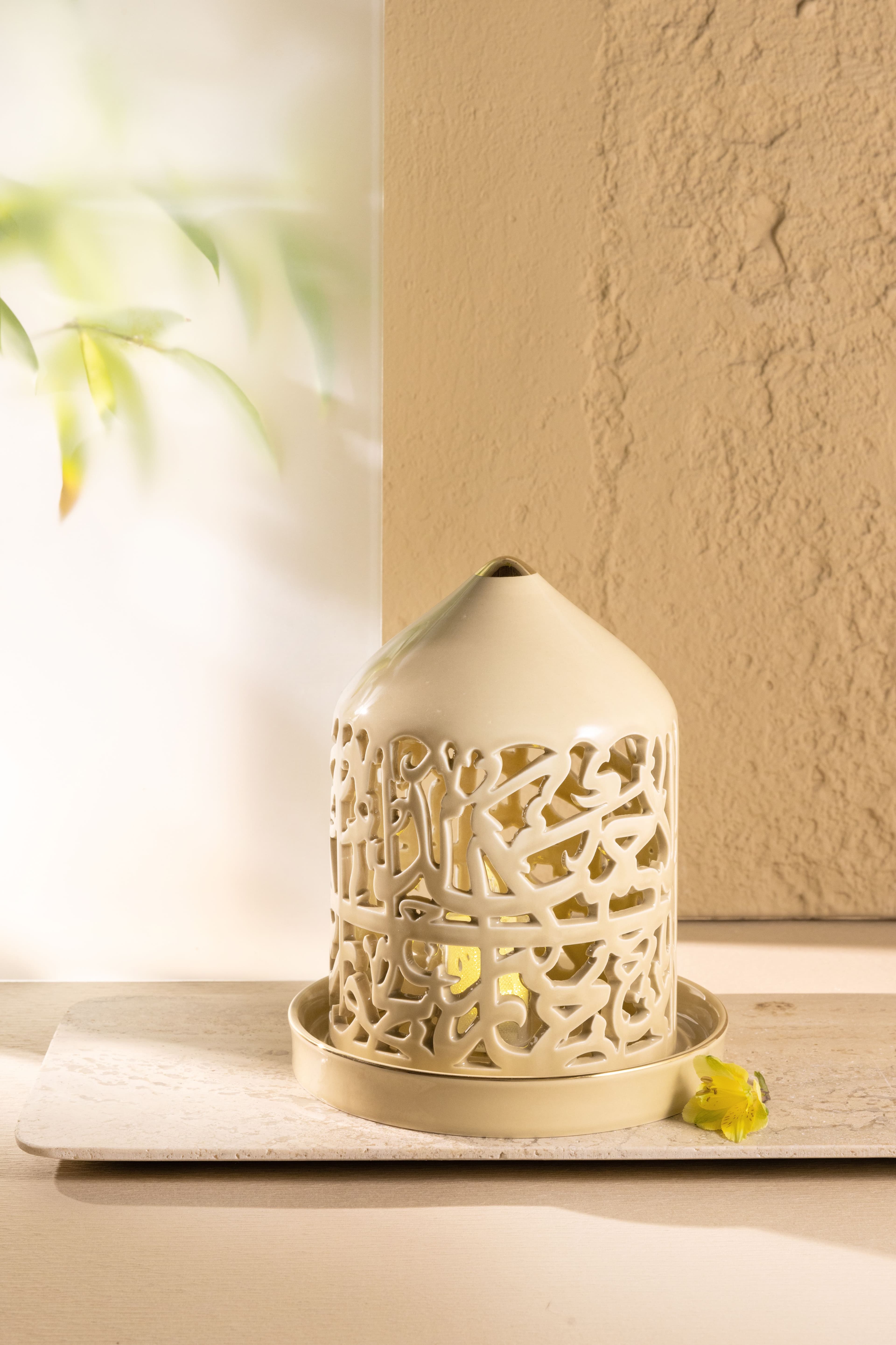 Et2708 Large Electronic Candle From Jiwar - Ivory + Gold